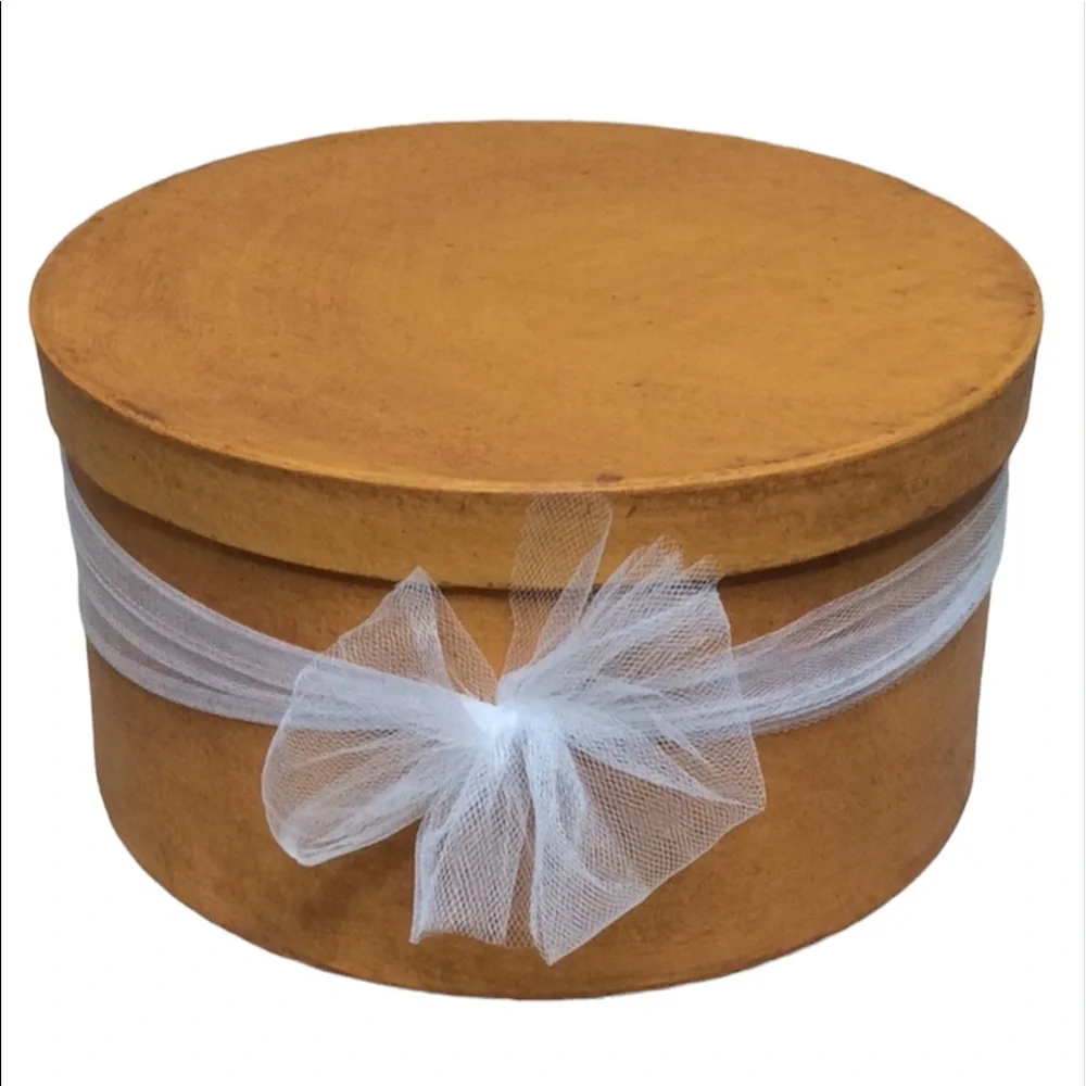 Decorative Storage Container Antiqued Hatbox NEW!